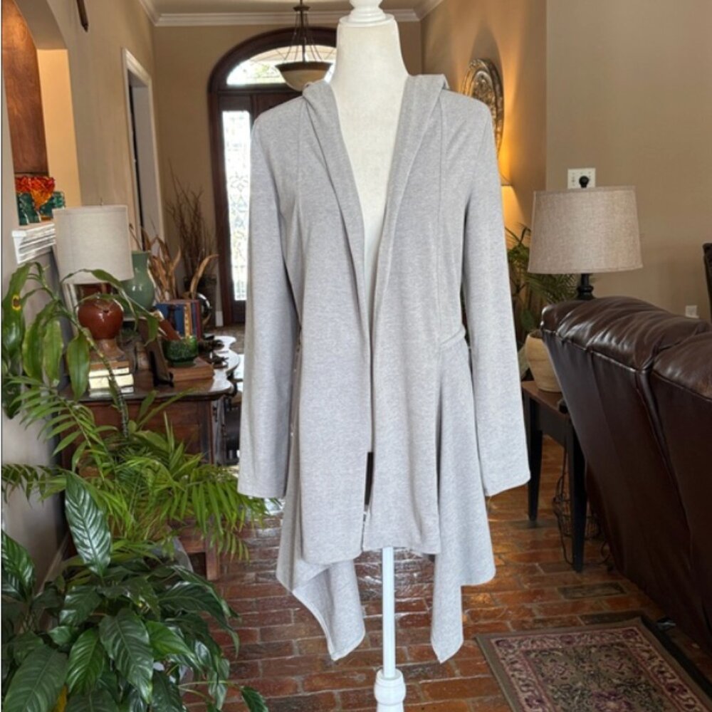 Zelos Sharkbite Hem open fornt cardigan size M